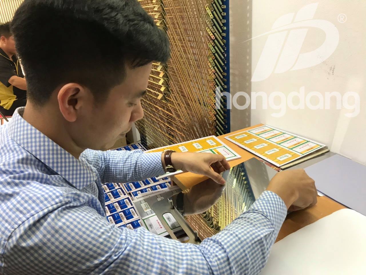 in-an-tai-hong-dang