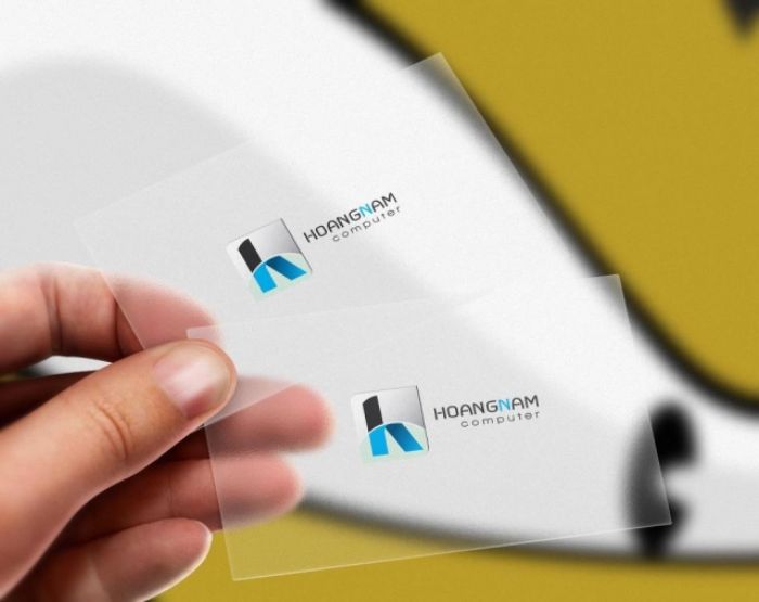 Thẻ nhựa trong suốt thường được sản xuất từ nhựa PVC hoặc nhựa trong suốt