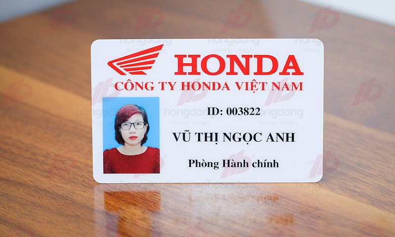 Tùy theo kích thước mẫu thẻ nhân viên công ty mà chọn loại dây đeo phù hợp